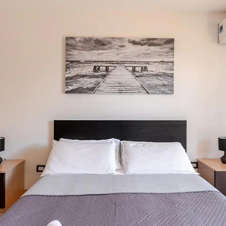 Garden Villa - Free Parking, Wi-Fi E Netflix Fiumicino Extérieur photo